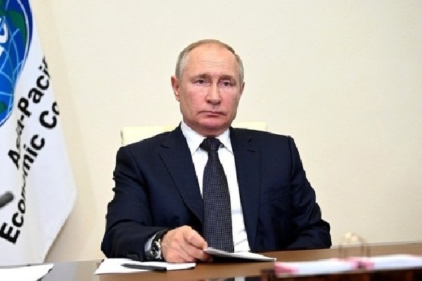 Putin attributes Afghan crisis to imposition of foreign values