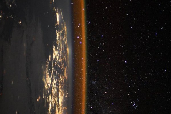French Astronaut captures breathtaking image of earth from ISS