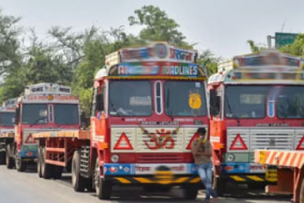 Rs 7 lakhs stolen by lorry driver in krishn dist