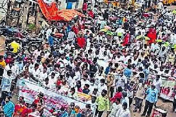 Maha Padayatra against the decision to privatize the Visakhapatnam steel plant 