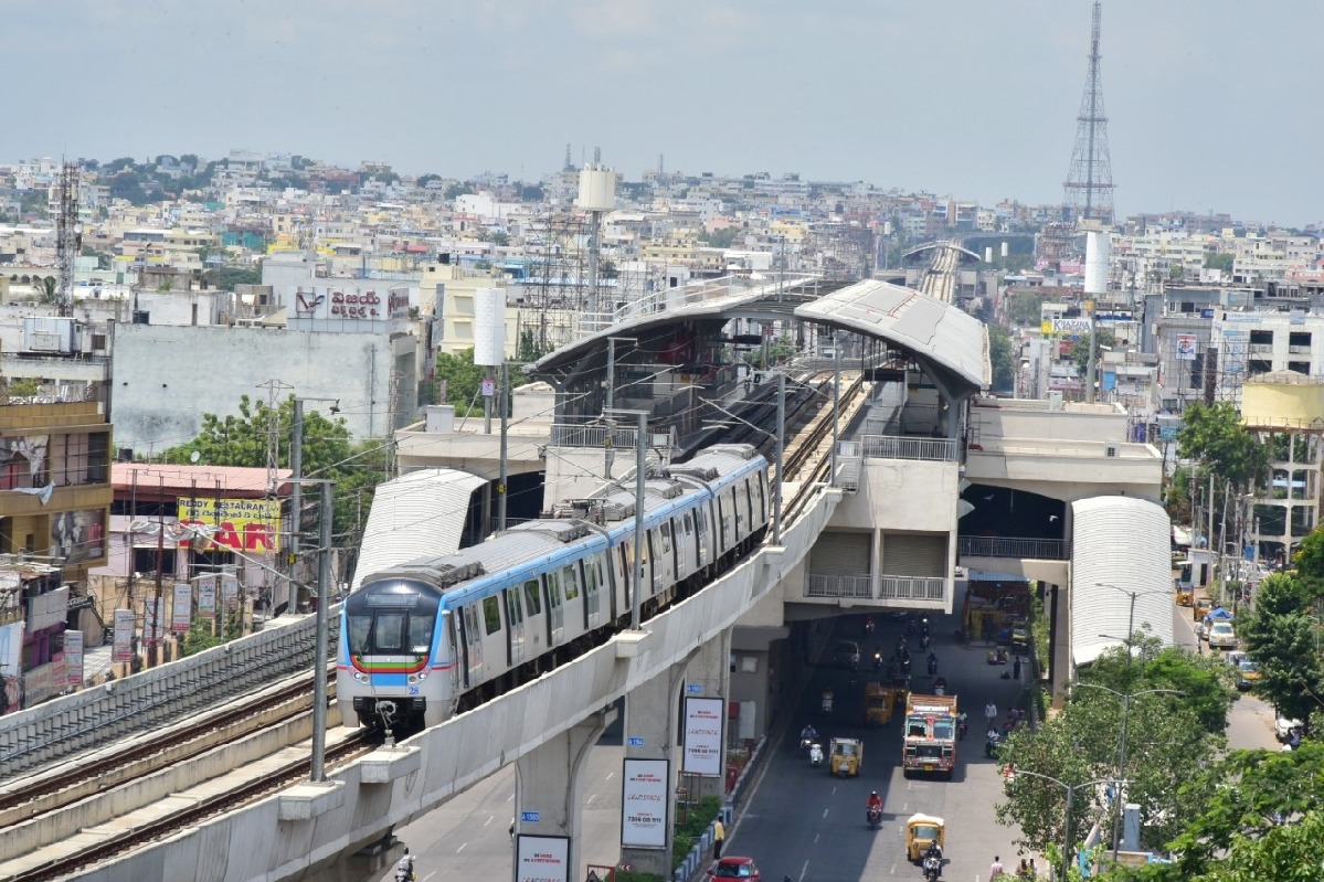 Telangana govt forms panel to help Hyderabad Metro