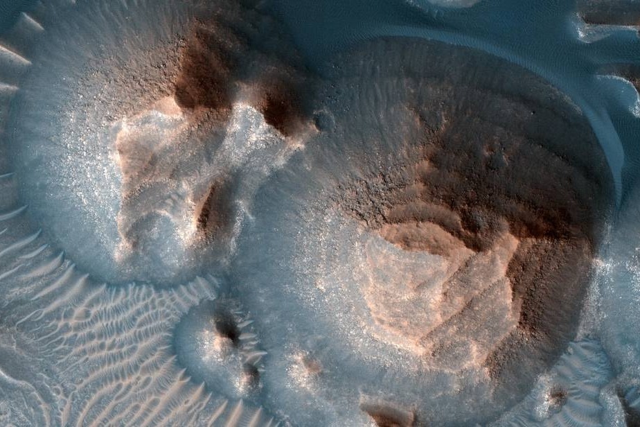 Thousands of massive, ancient volcanic eruptions on Mars: NASA