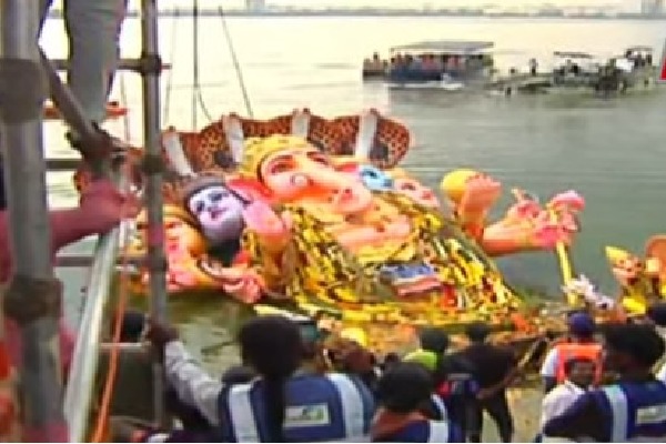 Khairatabad Maha Ganesh immersion completed