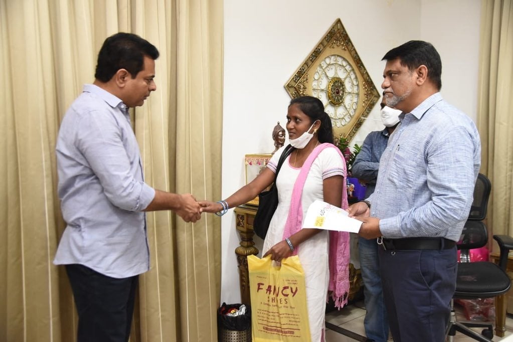 KTR responds to a media story and helps a well educated sanitary worker