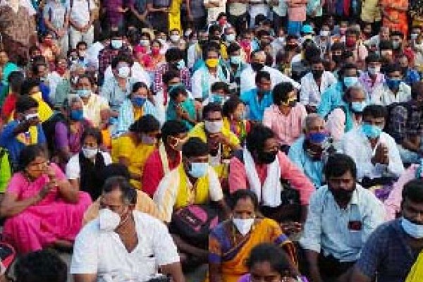 Tirumala devotees protest at srinivasam guest house