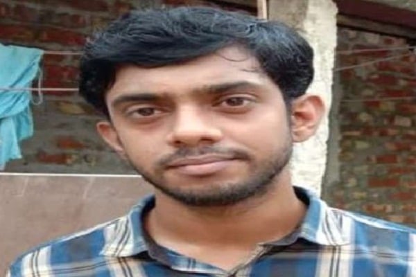 Son of a man who sells clothes on cycle ranks in UPSC Exam