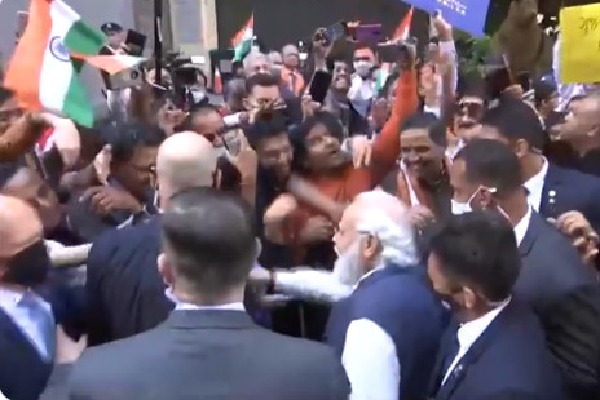Indians chants Jai Bharat Mata Ki slogans