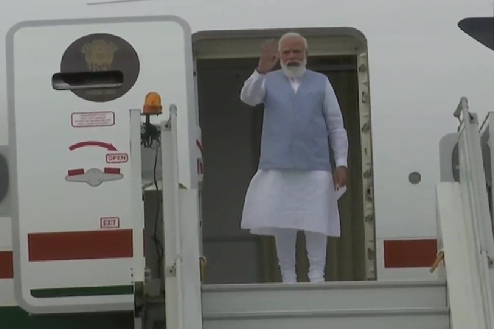 modi returns to India from US