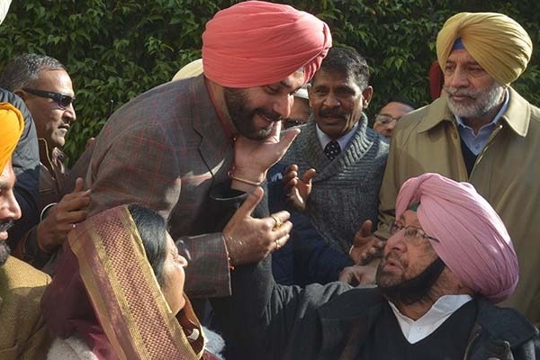 Sidhu deserted Indian team in England in 1996 that is his real character says Amarinder