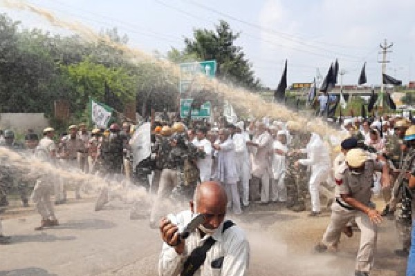 Farmers oppose Dushyant Chautalas visit to Jhajjar