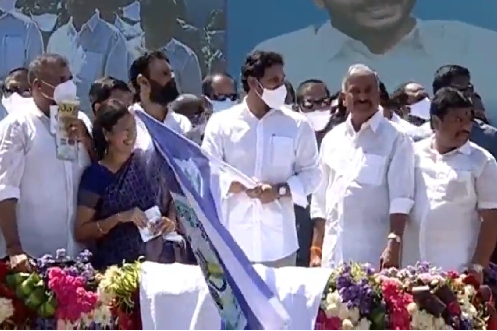 CM YS Jagan Launches Clean Andhrapradesh Clap In Vijayawada