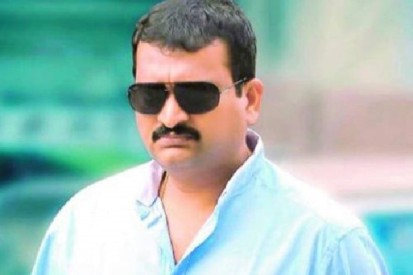 Producer Yalamanchili Ravichandar responds on Bandla Ganesh issue