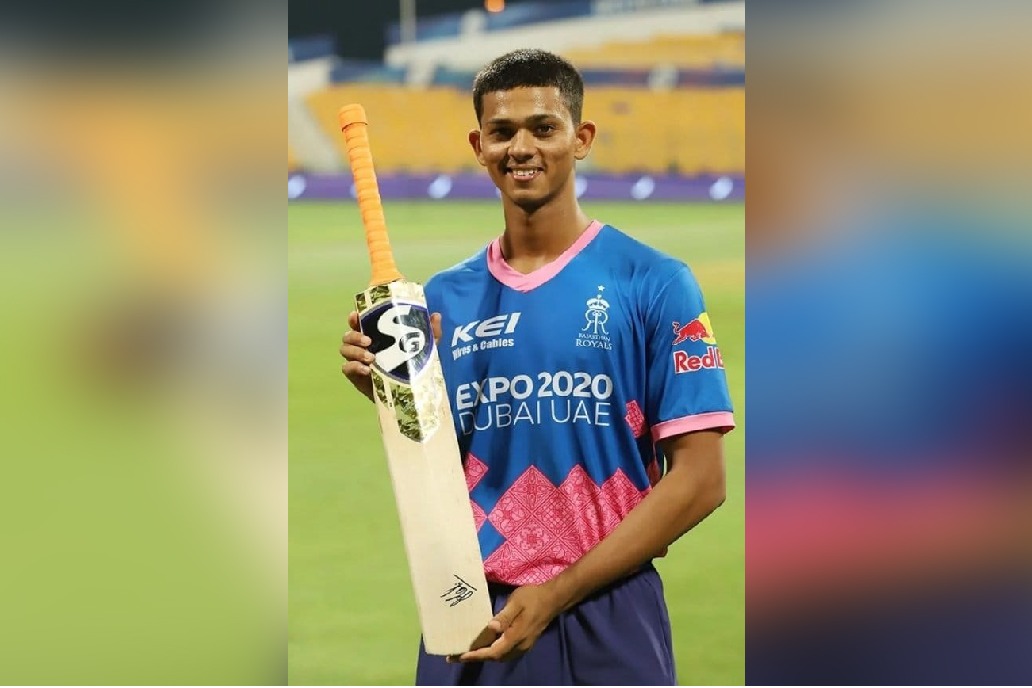 RRs Yashasvi Jasiwal gets his bat signed by MS Dhoni after win pic surfaces