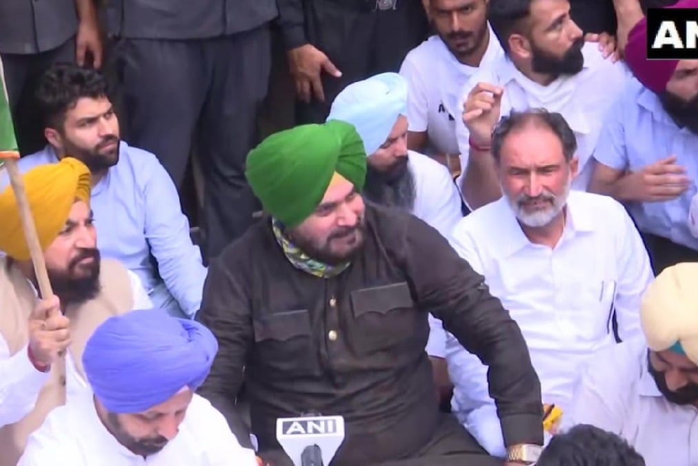Sidhu Cong MLAs detained in Chandigarh while protesting against UP violence