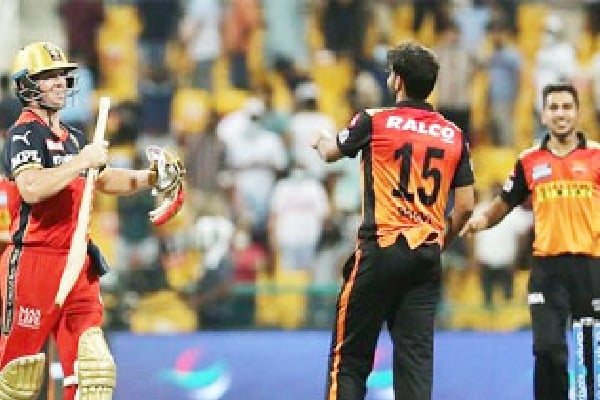 SRH hold nerve to clinch a thriller