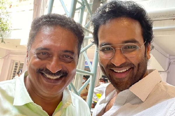 Manchu Vishnu selfie with Prakash Raj