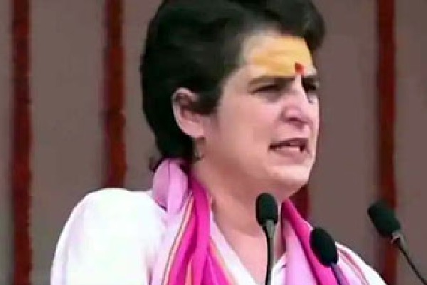 Priyanka Gandhi wears Chandan on Forehead and Durga Stuti at Varanasi  