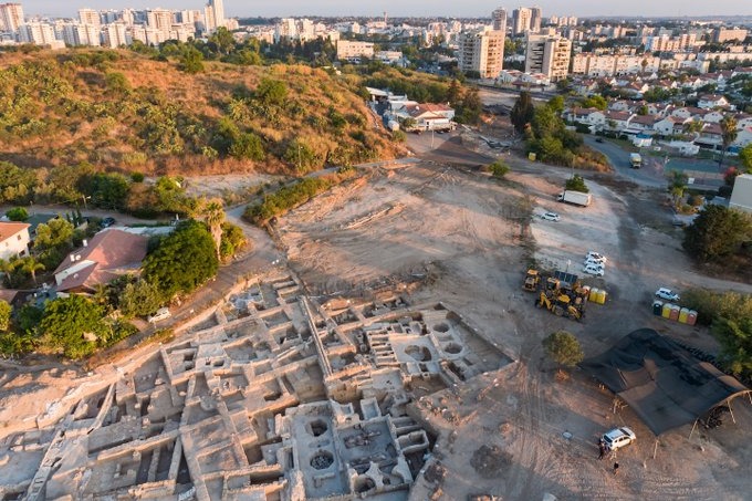 Archeologists in Israel have discovered largest wine complex  