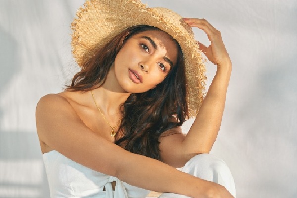 Pooja Hegde 'singled' out for praise for her performance in 'Most Eligible Bachelor'