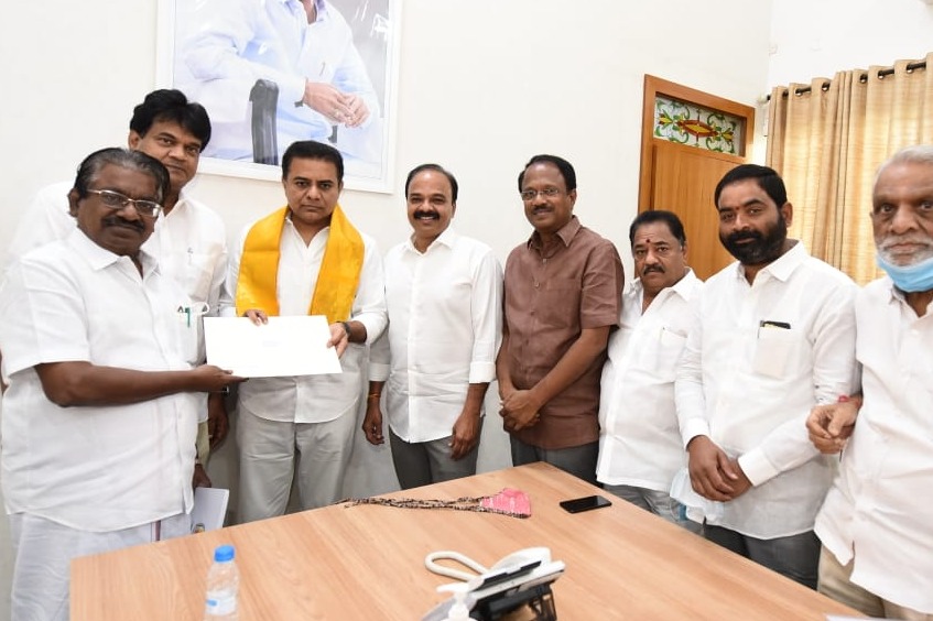 DMK delegation met KTR at Telangana Bhavan