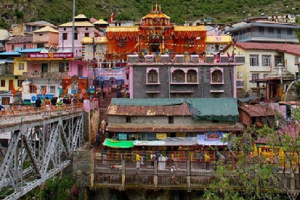 Badrinath pilgrimage halted after IMD issues red alert for Uttarakhand