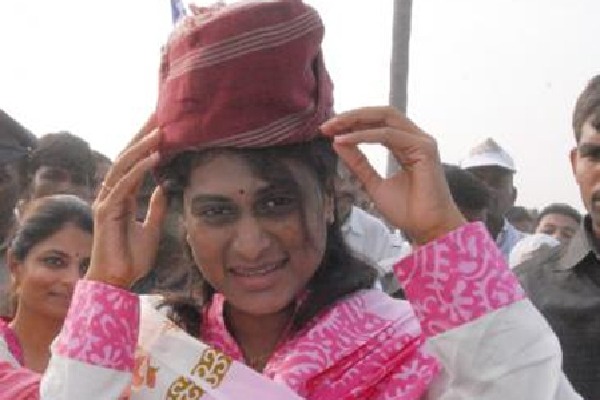 Sharmila launches padayatra in Telangana