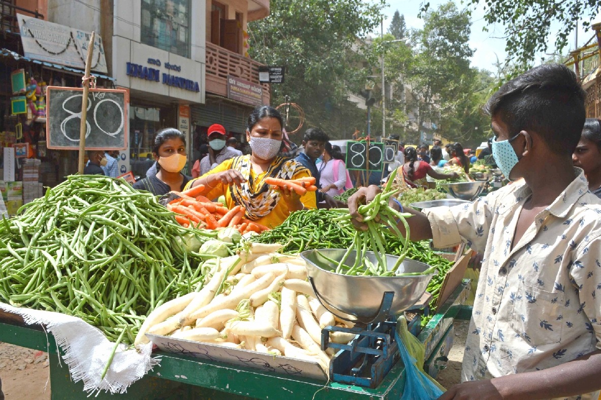 As onion rates dip, tomato, capsicum, brinjal soar high in Delhi