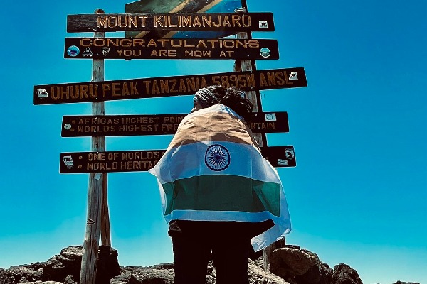 Actress Nivetha Thomas climbed Kilimanjaro 
