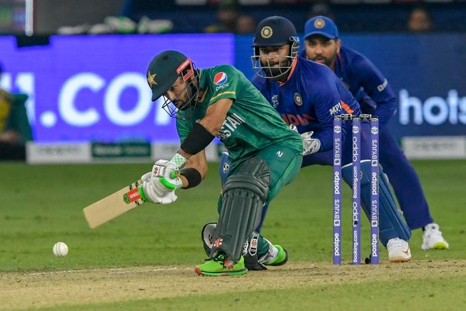 Pak steady in chasing against Team India