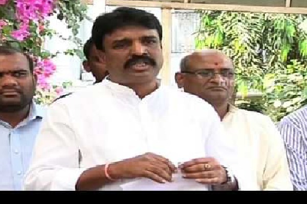 Akula Rajender resigns to Congress