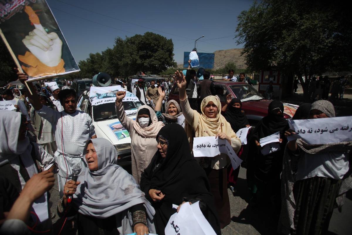 Afghan women protest against restrictions imposed by Taliban