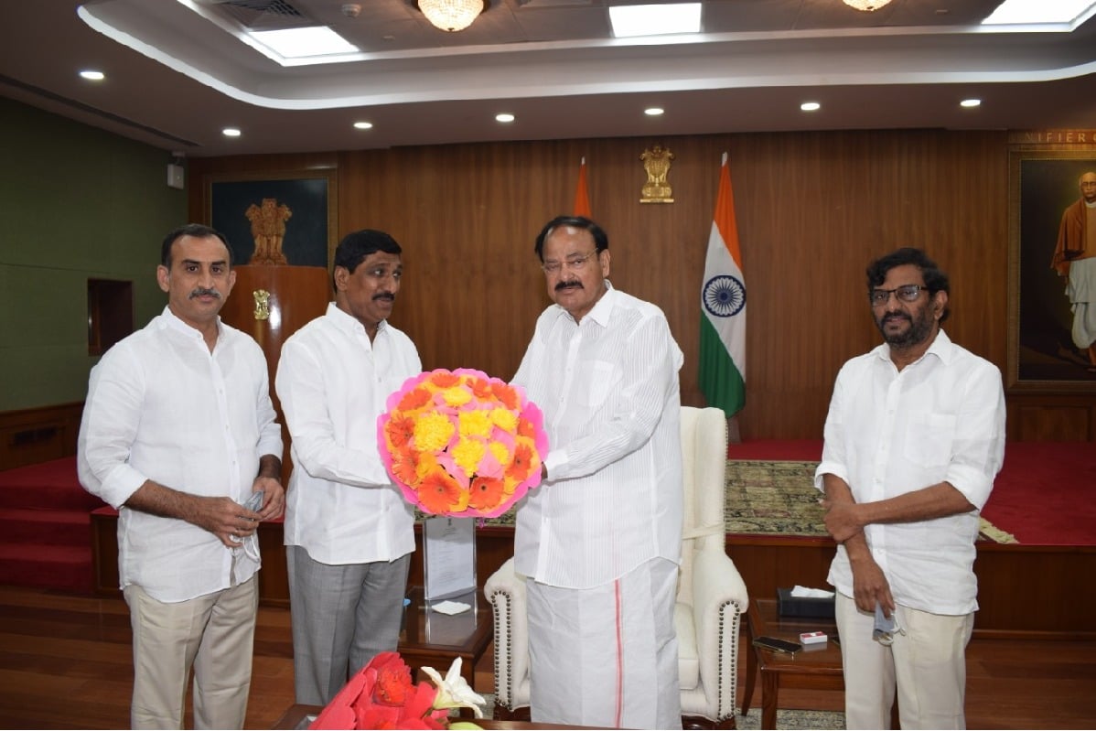 Somireddy shares moments with Vice President of India Venkaiah Naidu