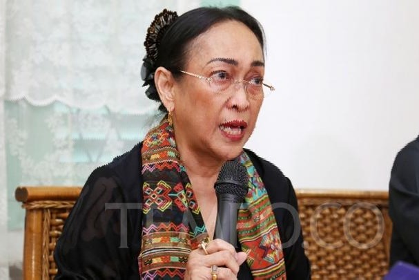 Sukmawati Soekarnoputri adopts Hindu religion