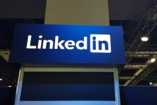LinkedIn adds new job filters to find remote work