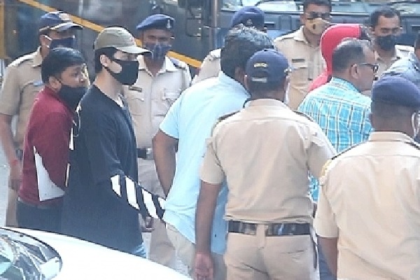 Finally, Bombay HC grants bail to Aryan, Arbaaz and Munmun