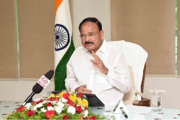 'Burgers, pizzas suitable in other countries, not India': Vice President Venkaiah Naidu 