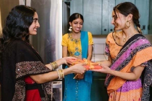 Diwali Gifting: The beauty bucket