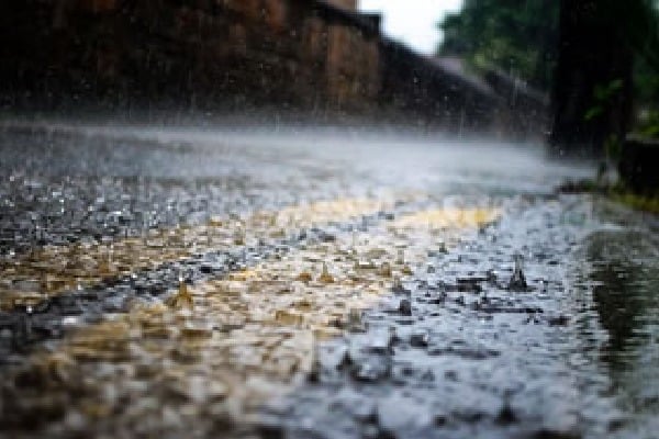 Moderate rains predicted in Telangana and Andhrapradesh today and Tomorrow