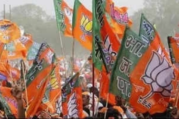 Jolt to TRS as BJP wrests Huzurabad