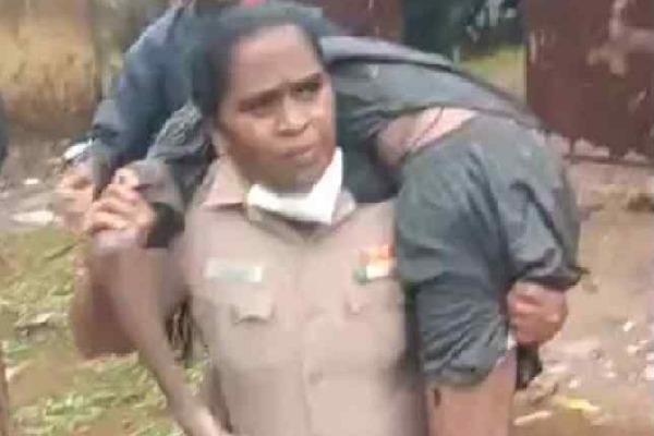 Stalin felicitates woman police officer who saved man during Chennai rains