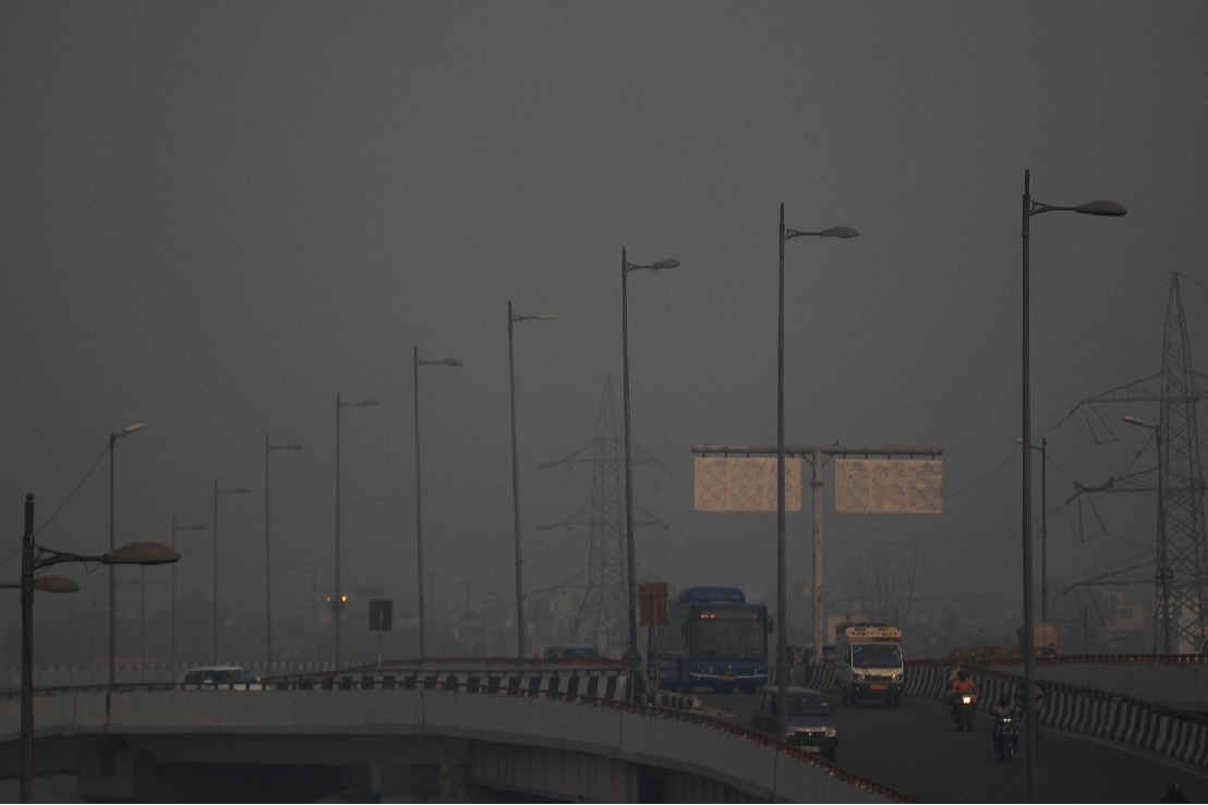 SC suggests 2-day lockdown in Delhi to bring down severe air pollution level