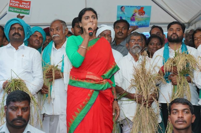 YS Sharmila targets Municipal Minister KTR