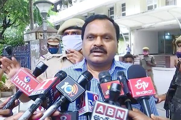 Siddipet Collector resigns, likely to join TRS
