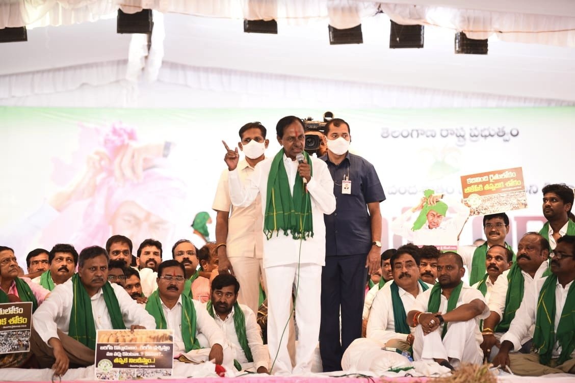 Worst govt is there in center says KCR