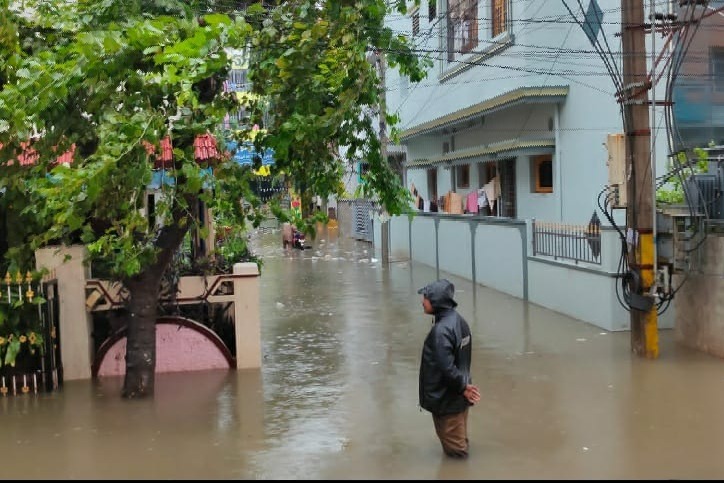 Heavy rains lashes Tirupati city