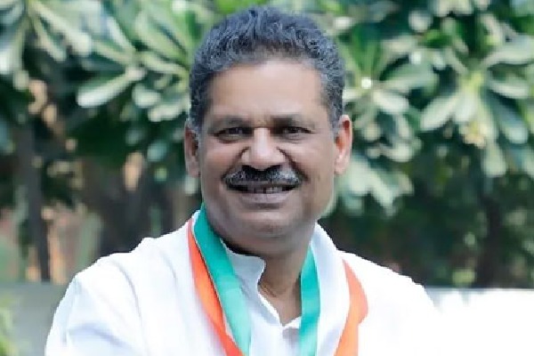 Congress leader Kirti Azad to join TMC today in Delhi Today
