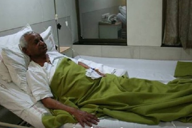 Anna Hazare hospitalized