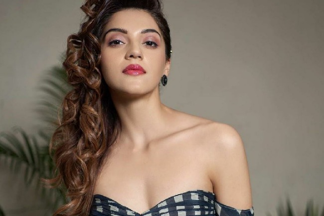 Mehreen Pirzada likely to be cast in Nagarjuna's 'The Ghost'