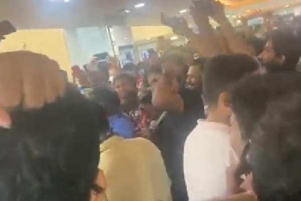 jai balaiah chants in theatres
