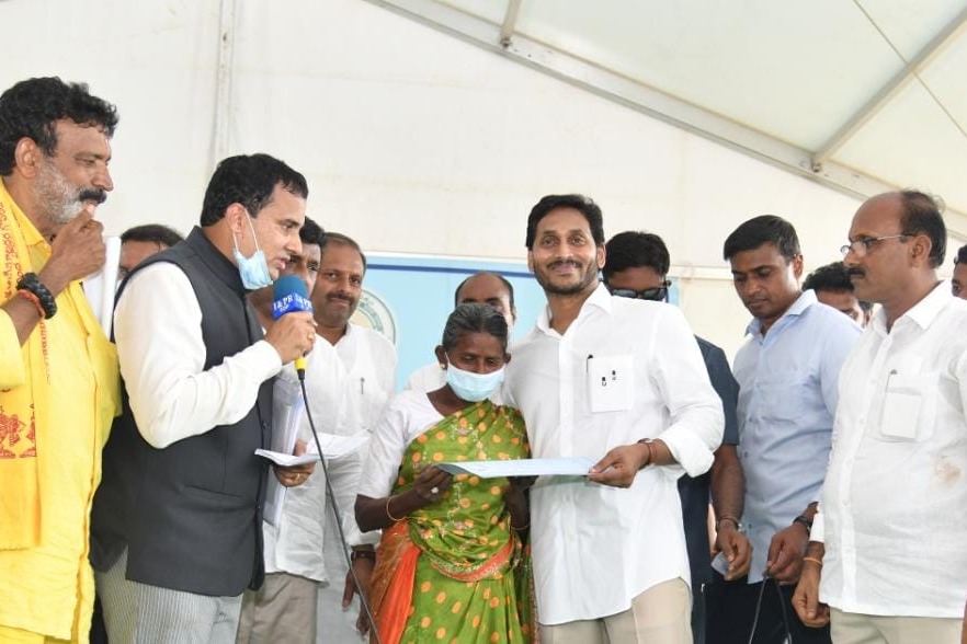 CM Jagan visits and consoles flood affected people in Kadapa district